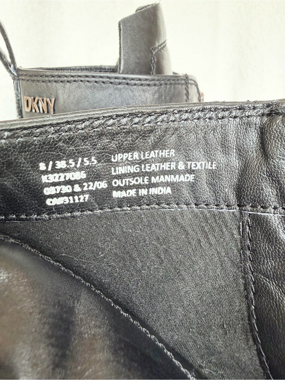 DKNY Womens Black Leather Front Zip Combat Lug Sole Ankle Boots K3227 Size 8 - Picture 11 of 14